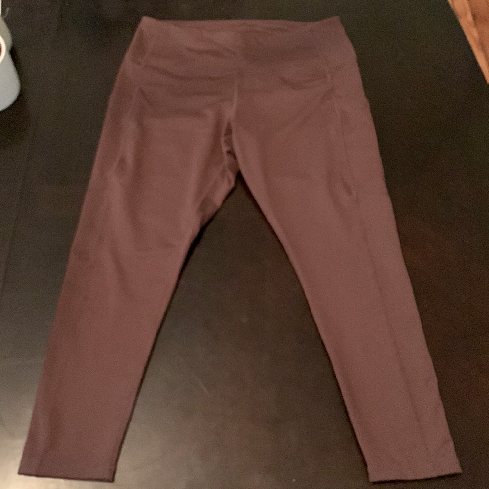 Zella L capri leggings